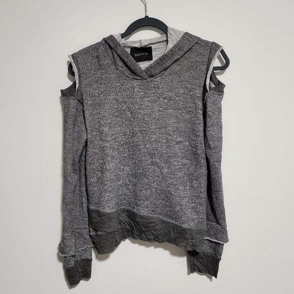 Six/Fifty Sweatshirt Womens Medium Gray Pullover Cold Shoulder Hoodie Distressed - Picture 1 of 8